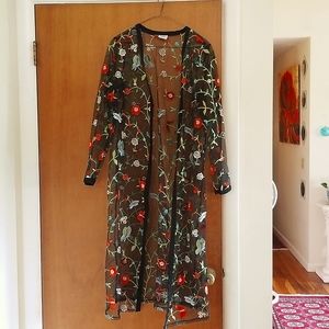 Embroidered floral mesh duster Impulsive. Large